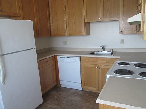 2nd image of 950 Illinois St APT C
