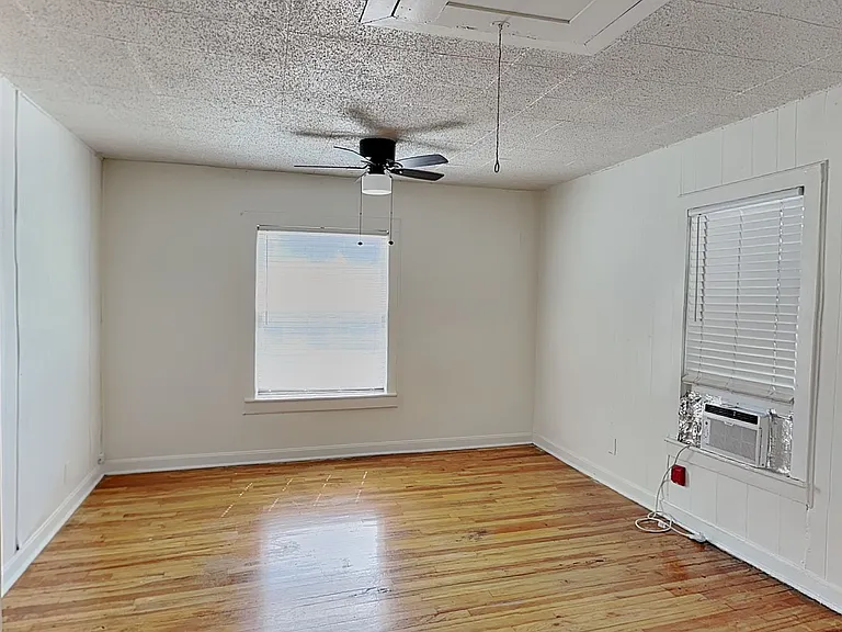 3333 W 5th St — Photo 12