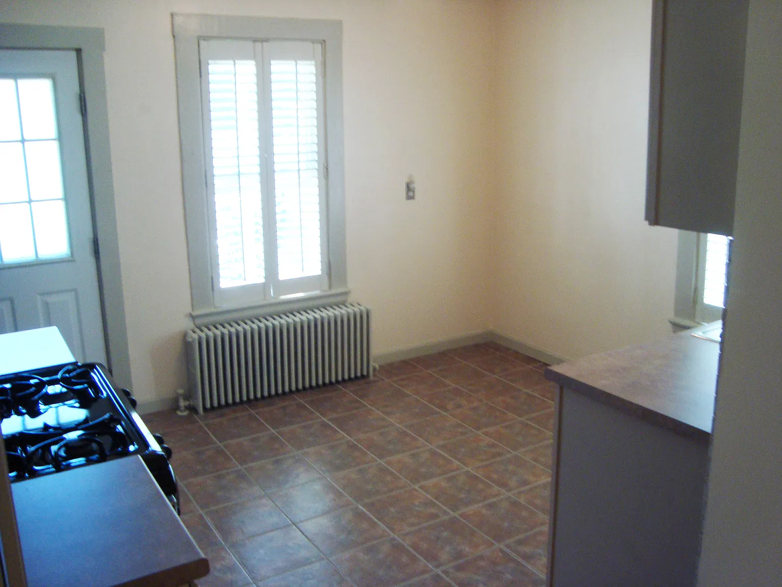 1 bed, 900 sqft, $1,995 — Photo 3