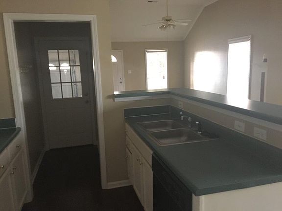 5th image of 582 Ashley Glen Cir