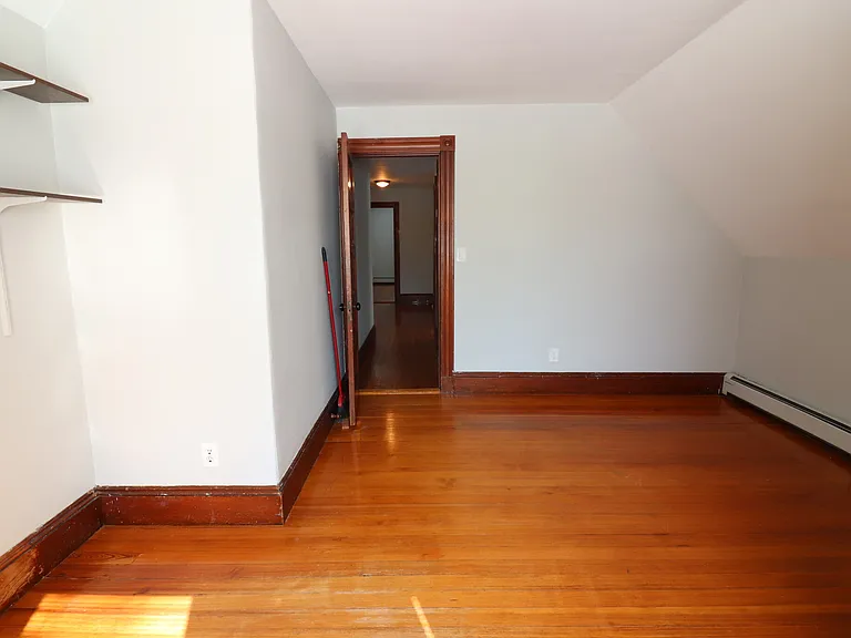 19 Mapleton St — Photo 21