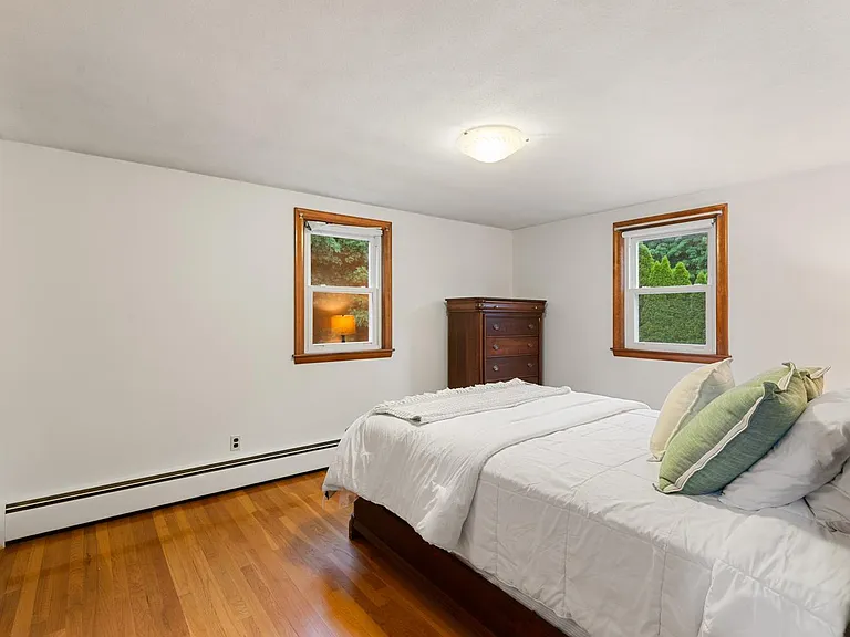 10 Cedar Ridge Dr — Photo 14