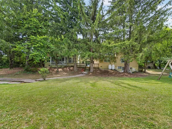 3940 Schneck Rd, Schnecksville, PA 18078