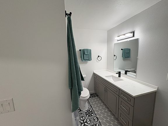 4th image of 7628 S Park Ave #A