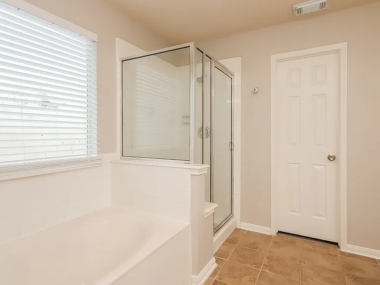 16402 Ancient Forest Dr — Photo 14