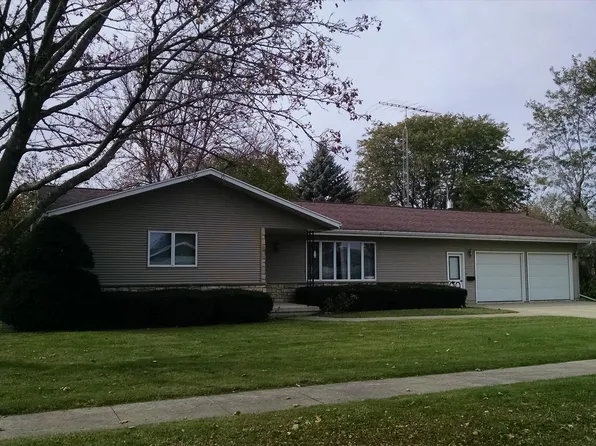 271 N Columbus St, Randolph, WI 53956