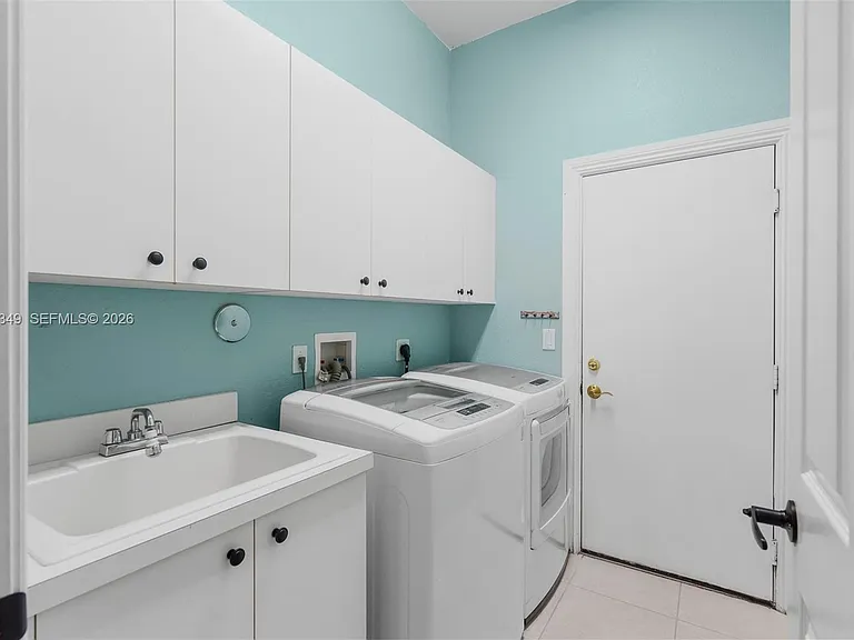10635 NW 61st Ct — Photo 17