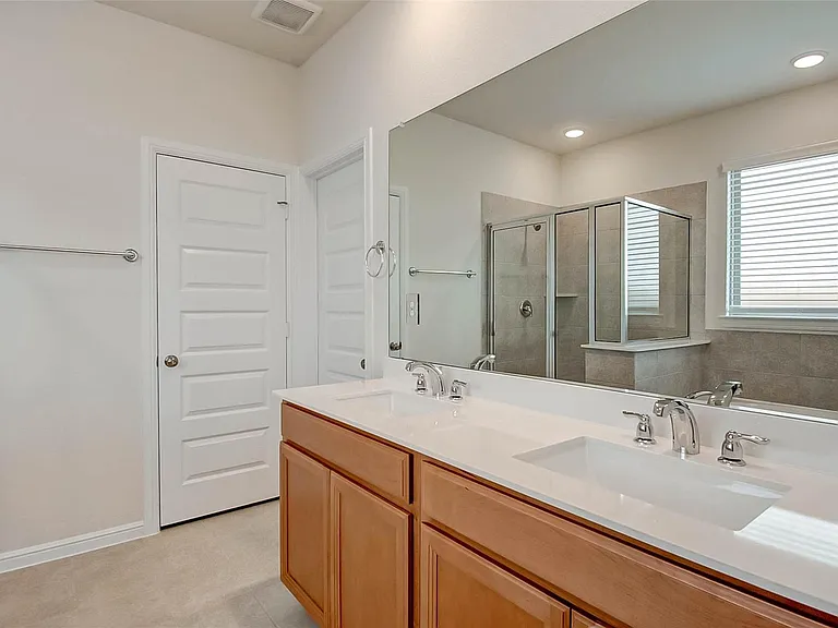 18827 Carlisle Landing Ln — Photo 37