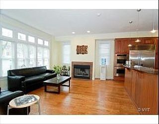 5th image of 4883 N Ravenswood Ave #1