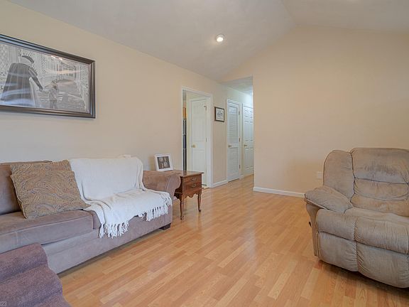 5th image of 280 Epperly Dr SE