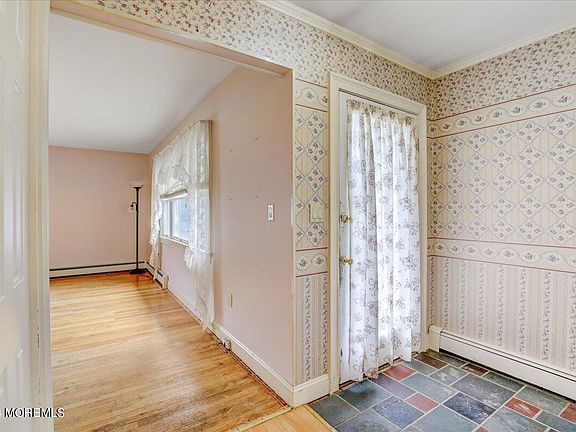 4th image of 31 York Avenue