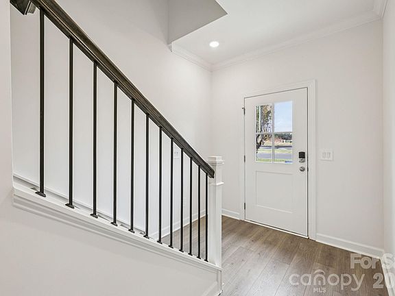 3rd image of 347 Golden Maple Ct