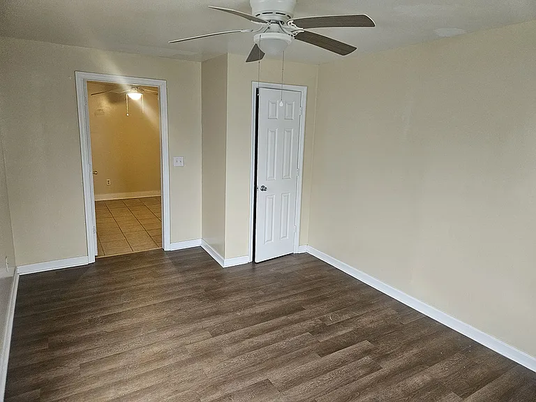 837 Sycamore Ave — Photo 5