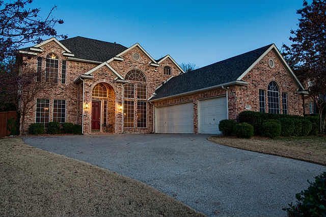 1st image of 1605 Waterside Dr