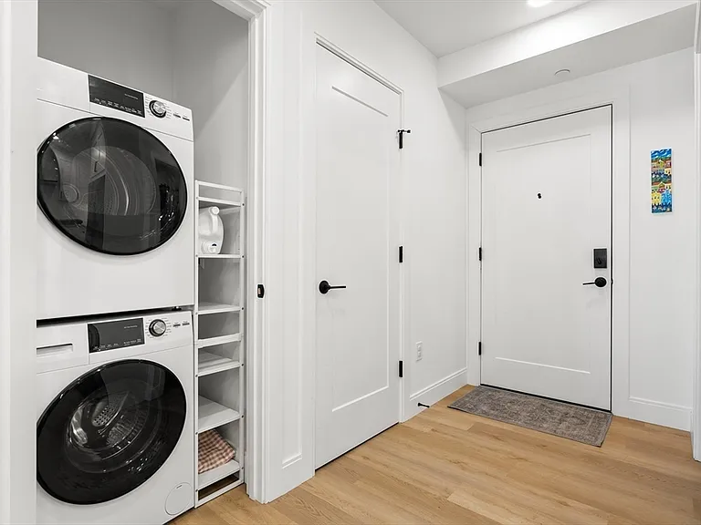 3171 Washington St #204 — Photo 11