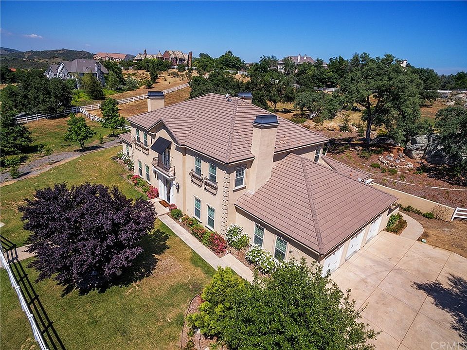 1st image of 41448 Avenida Conchita