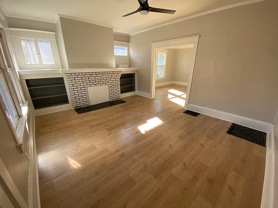 1127 Metropolitan Pkwy SW #2