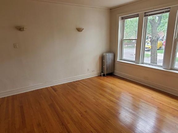 2nd image of 2857 N Hamlin Ave APT 1