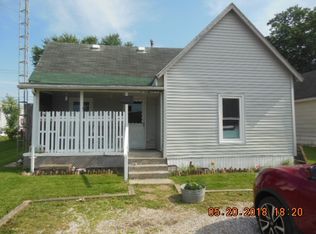 1010 W Warren St, Mitchell, IN 47446