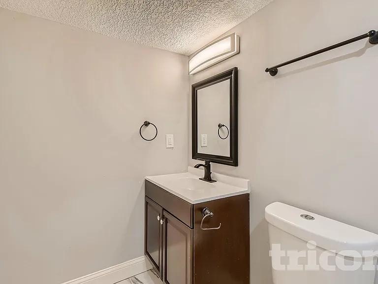 7020 Winsdale St N — Photo 11