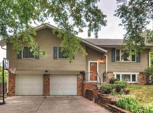 832 Gayle St, Papillion, NE 68046