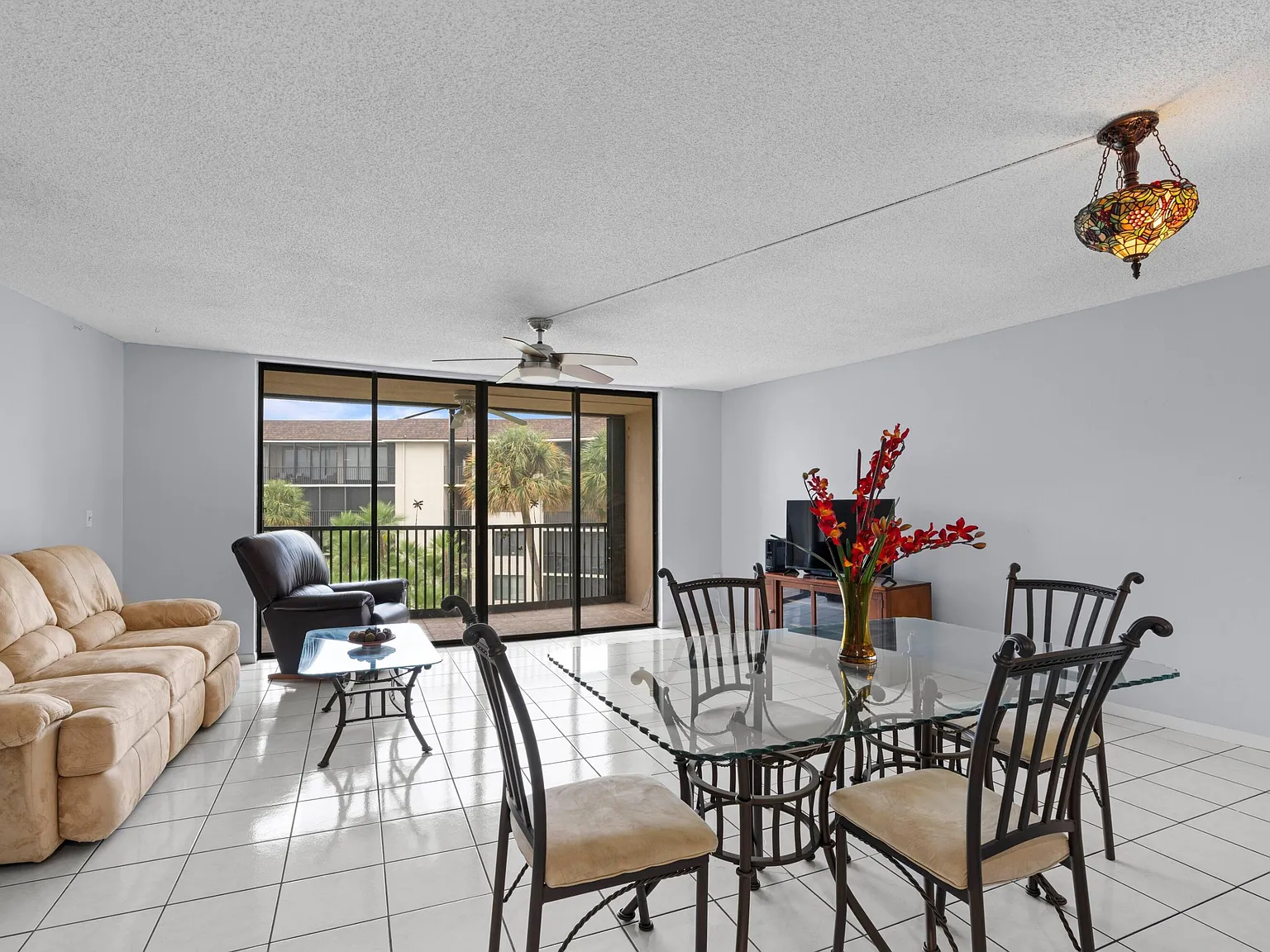 2424 N Federal Hwy — Photo 3