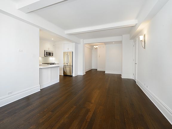 3rd image of 172 W 79th St #12A