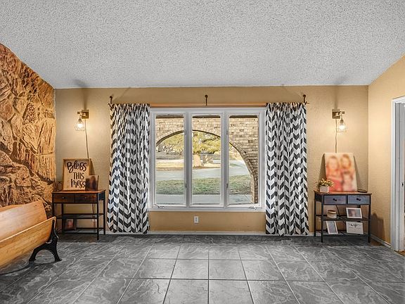 3rd image of 207 Providence Rd