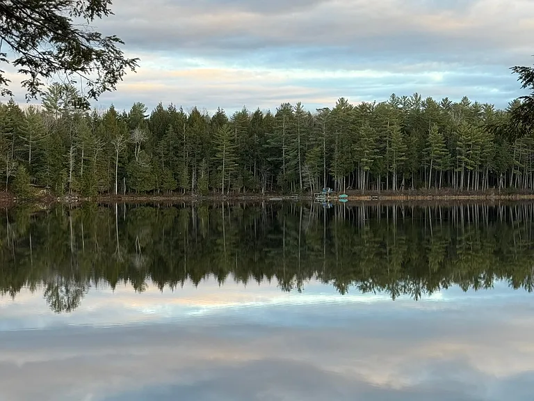The semi-private pond has only 5 houses on it, including this one and our other building (the Lodge) next door.