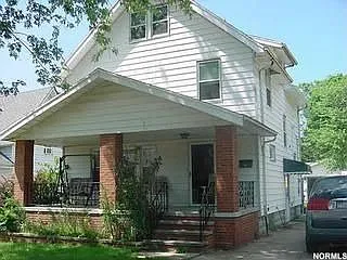 7911 Rosewood Ave photo 1