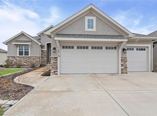 4313 Lakeshore Dr, Basehor, KS 66007