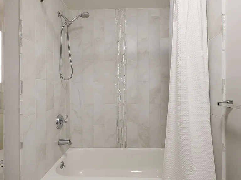 444 N 4th St #517 — Photo 16