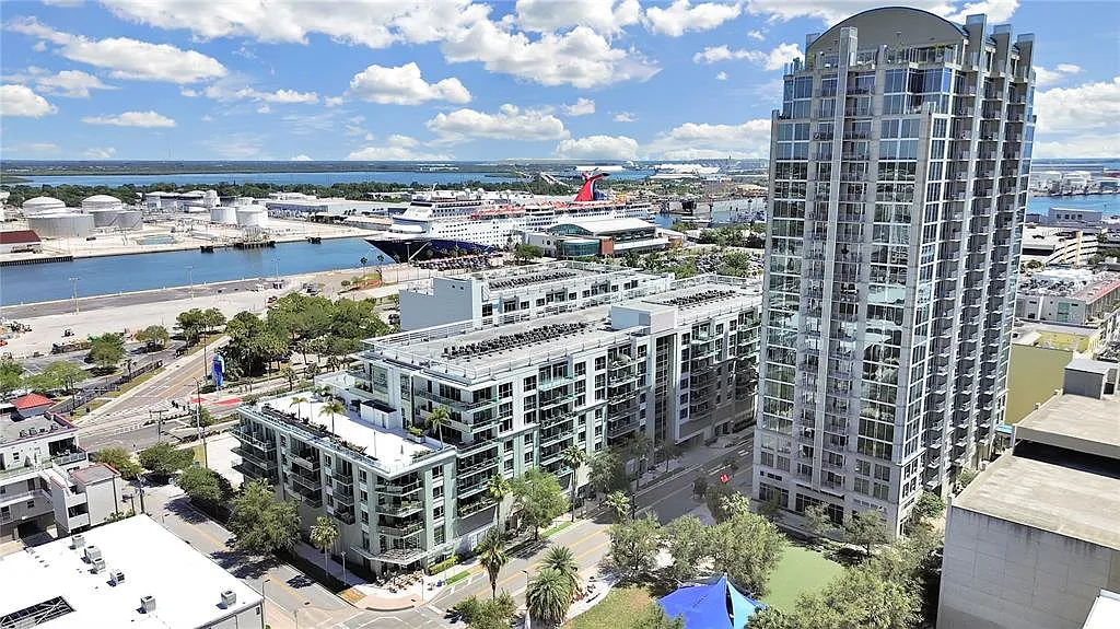 2 bed, 2.0 bath, 1282 sqft, $3,400 — Photo 1