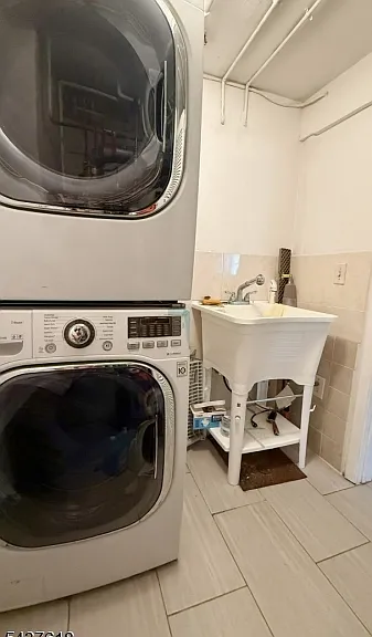 2 Stuart Ct — Photo 23