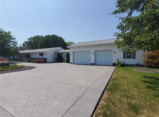 1107 S Worth St, Sullivan, IL 61951