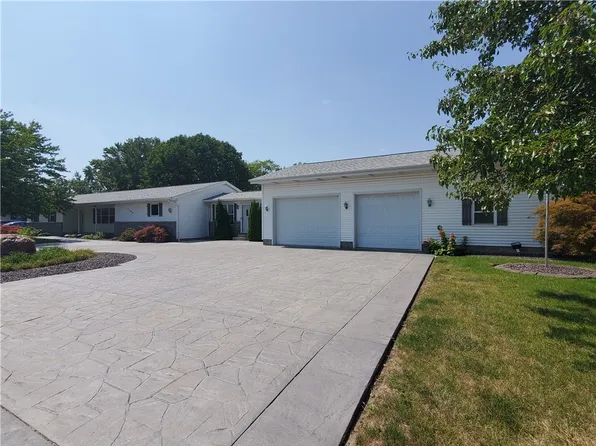 1107 S Worth St, Sullivan, IL 61951