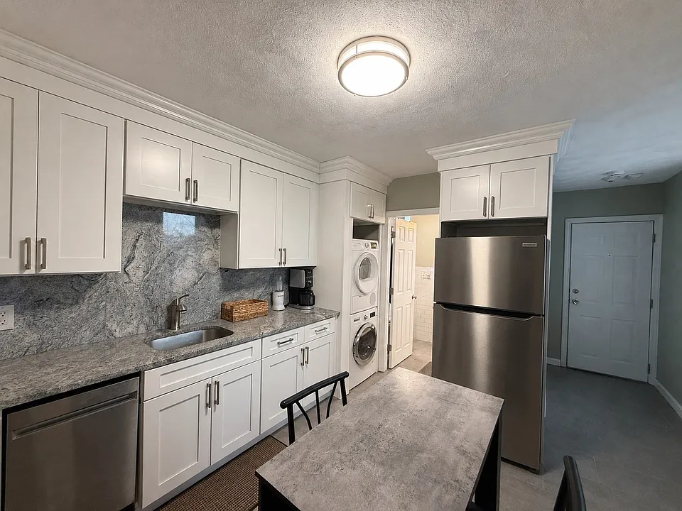 119 Cottage St #4F