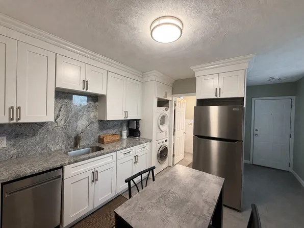 119 Cottage St #4F, Boston, MA 02128