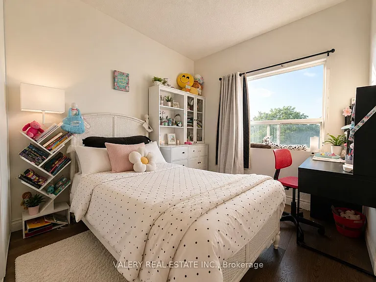 778 Sheppard Ave W #402 — Photo 8