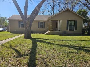 503 W 12th St, Taylor, TX 76574