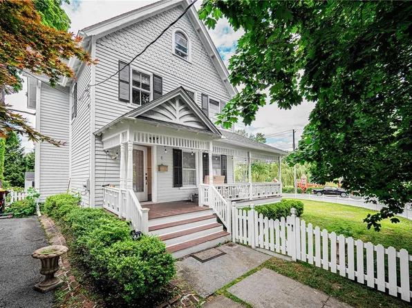 4 Clinton Avenue, Warwick, NY 10990
