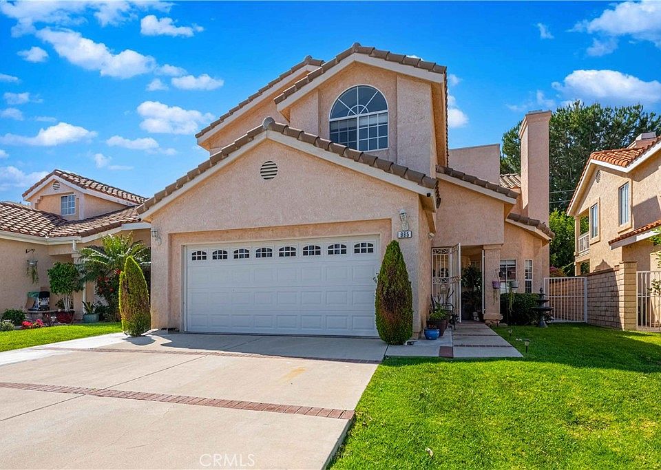 1st image of 985 Brandon Ave