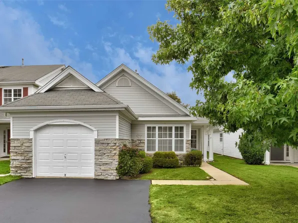 9 Ariel Dr, Middle Island, NY 11953