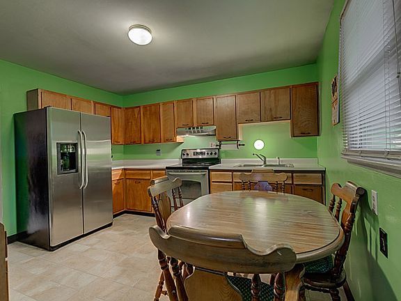 5th image of 629 Willow Dr