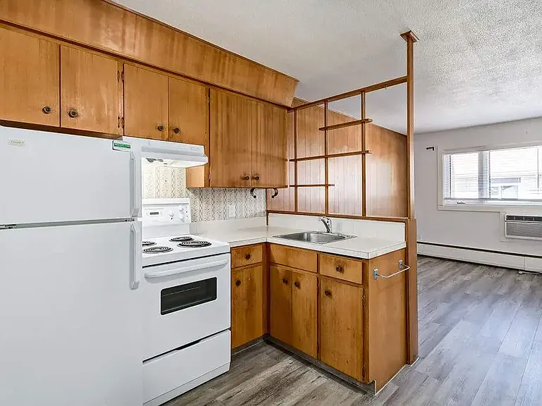 2175 Rae St — Photo 10