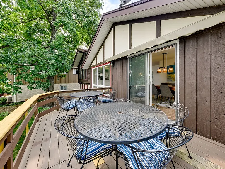 33460 N Lakeview Ct — Photo 2