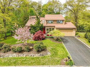 7 John Way, Hauppauge, NY 11749