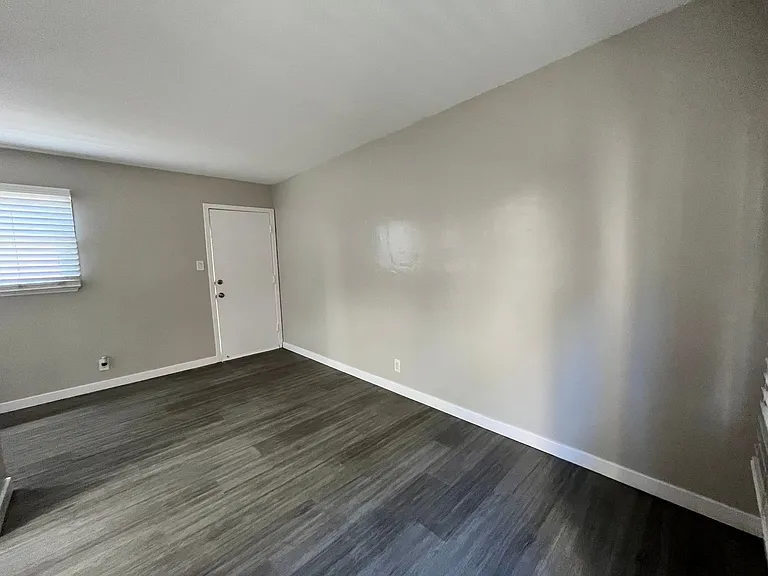 1017 Pacific Ave Long Beach, Ca 90813 — Photo 2