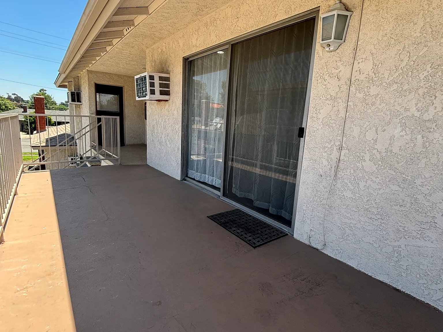 2 bed, 873 sqft, $2,270 — Photo 2