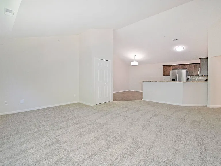 Stonehaven Apartments — Photo 12